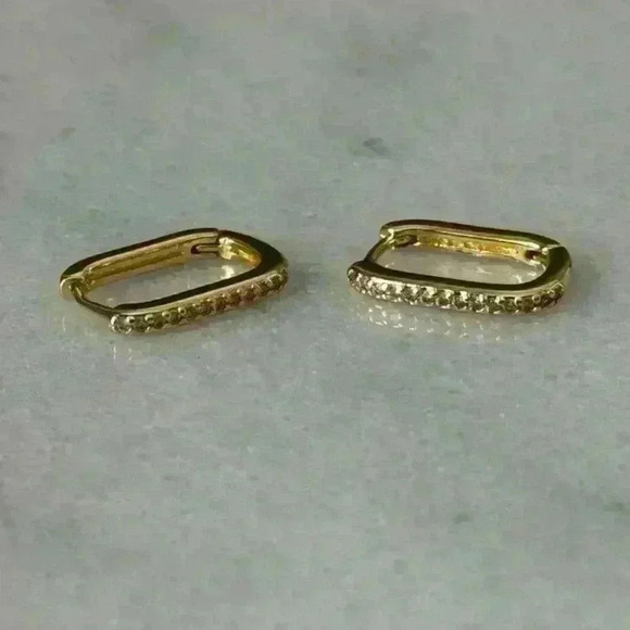 18K Gold Crystal Paved Oval Hoop Earrings - Picture 2 of 5